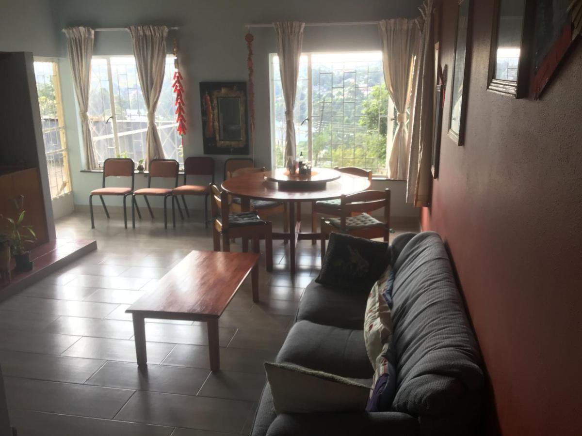 מבאבאנה Otentik Guesthouse מראה חיצוני תמונה