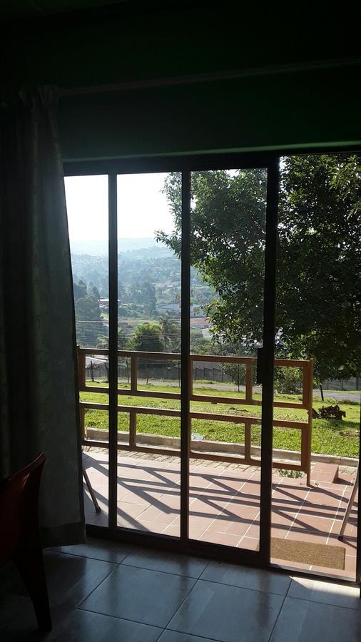 מבאבאנה Otentik Guesthouse מראה חיצוני תמונה