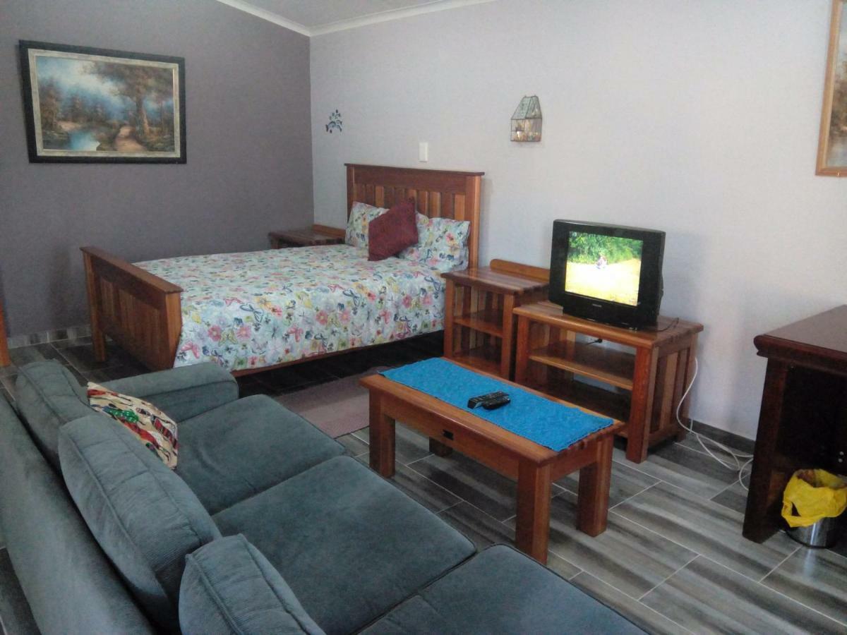 מבאבאנה Otentik Guesthouse מראה חיצוני תמונה